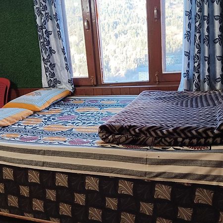 Roop Mountain Homestay Маналі Екстер'єр фото
