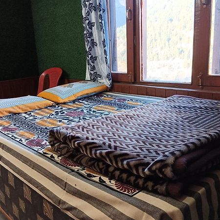 Roop Mountain Homestay Маналі Екстер'єр фото