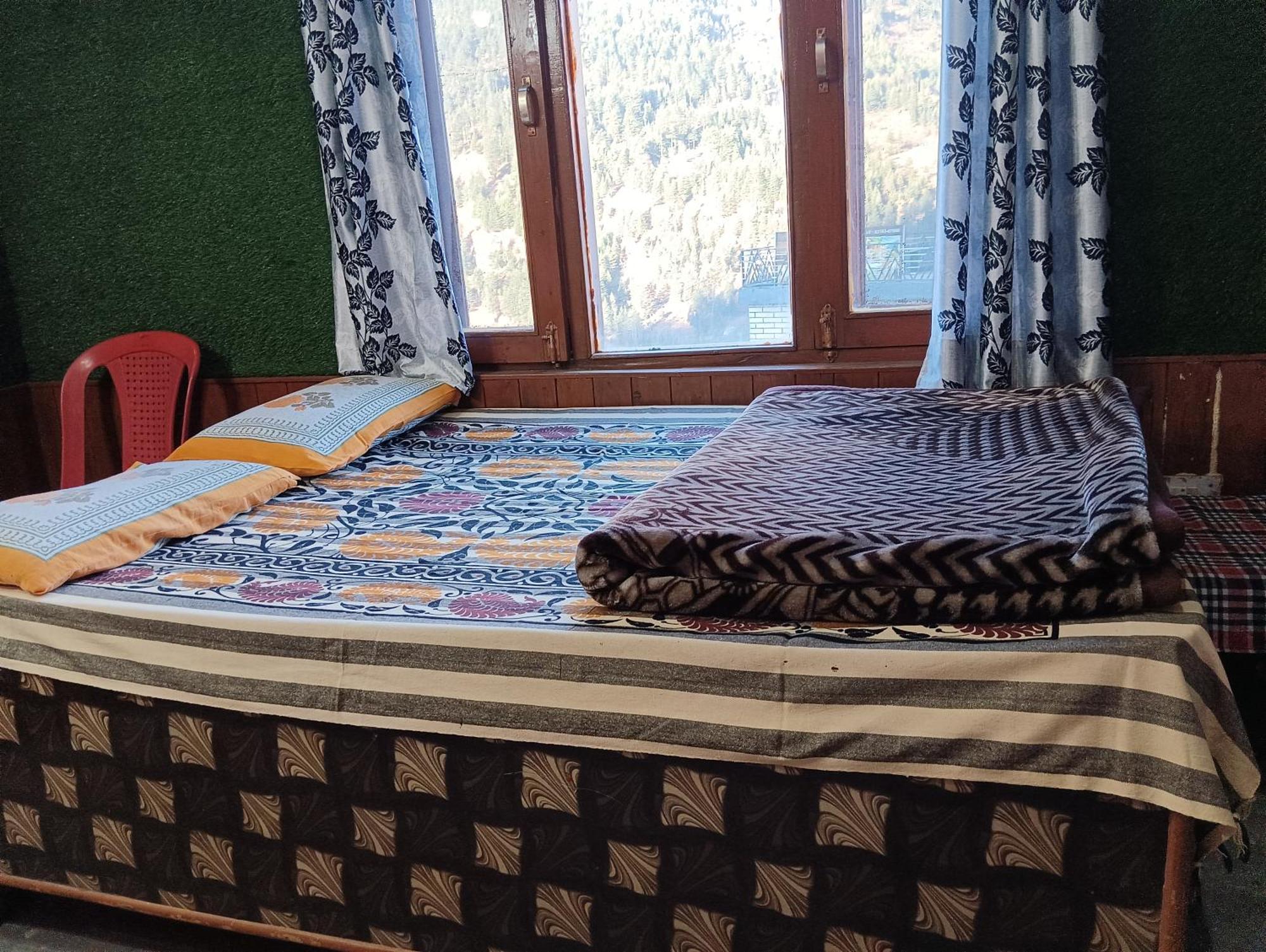 Roop Mountain Homestay Маналі Екстер'єр фото