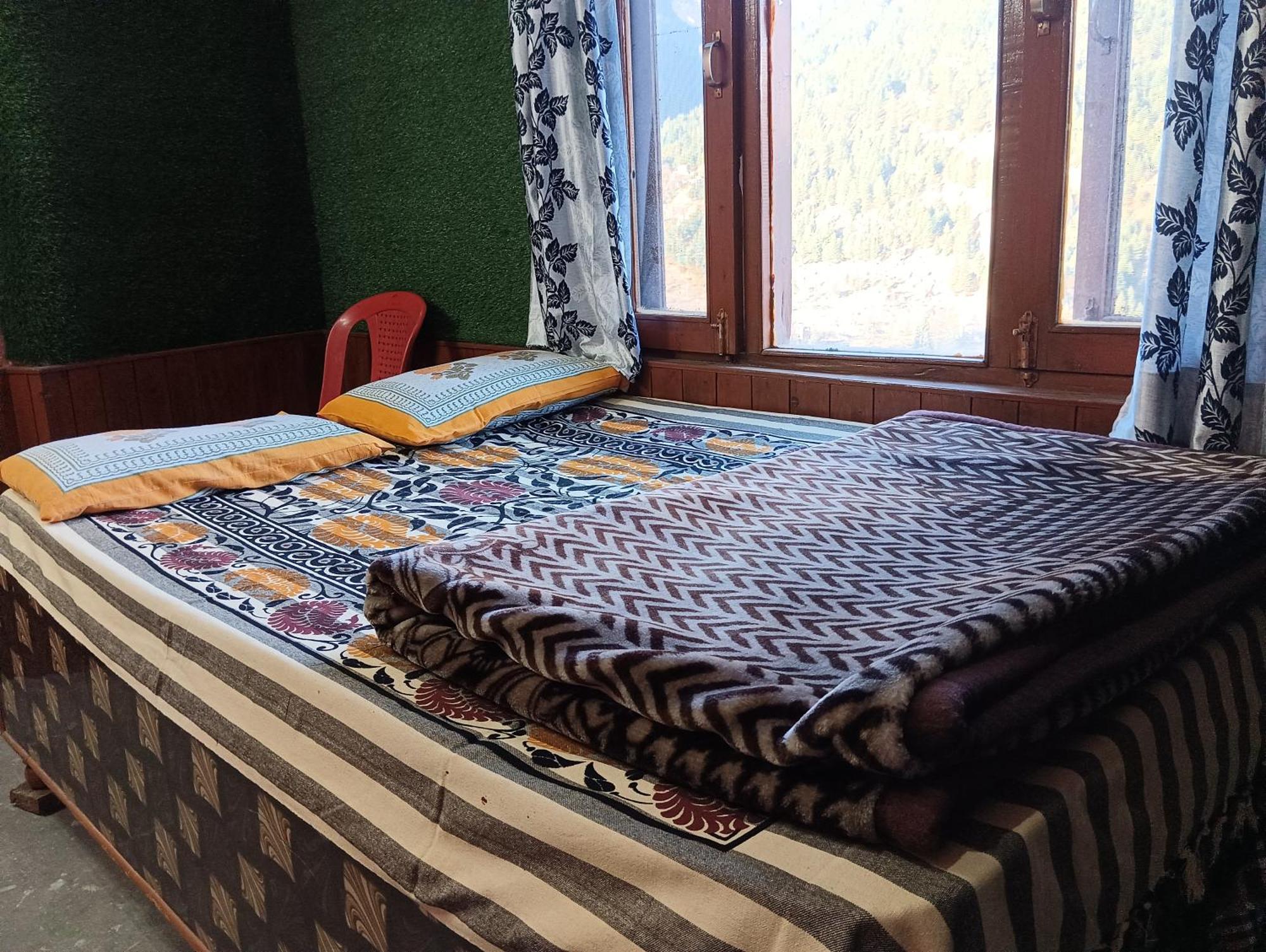Roop Mountain Homestay Маналі Екстер'єр фото
